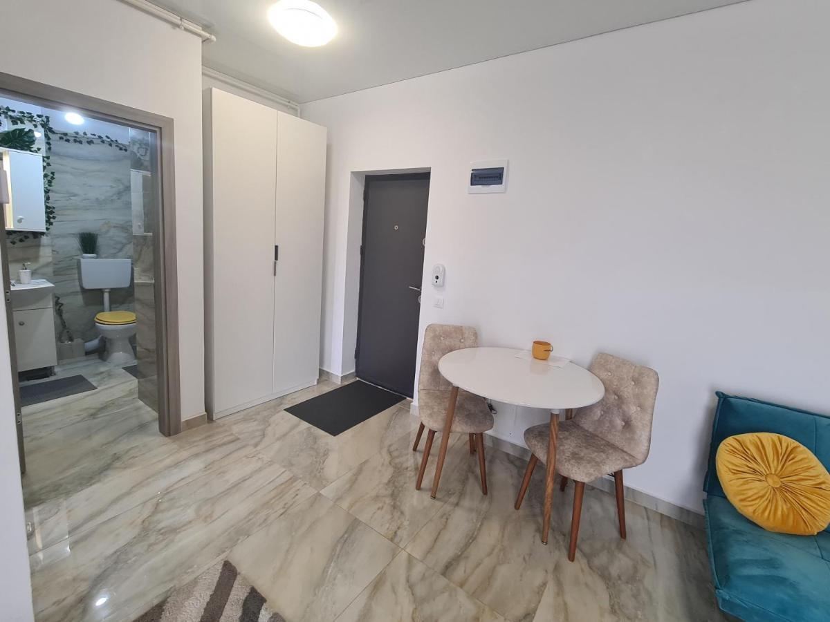 Marble Apartment *